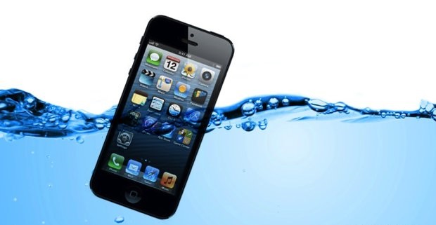 وقتی گوشی همراه ما در آب افتاد باید چکار کنیم؟